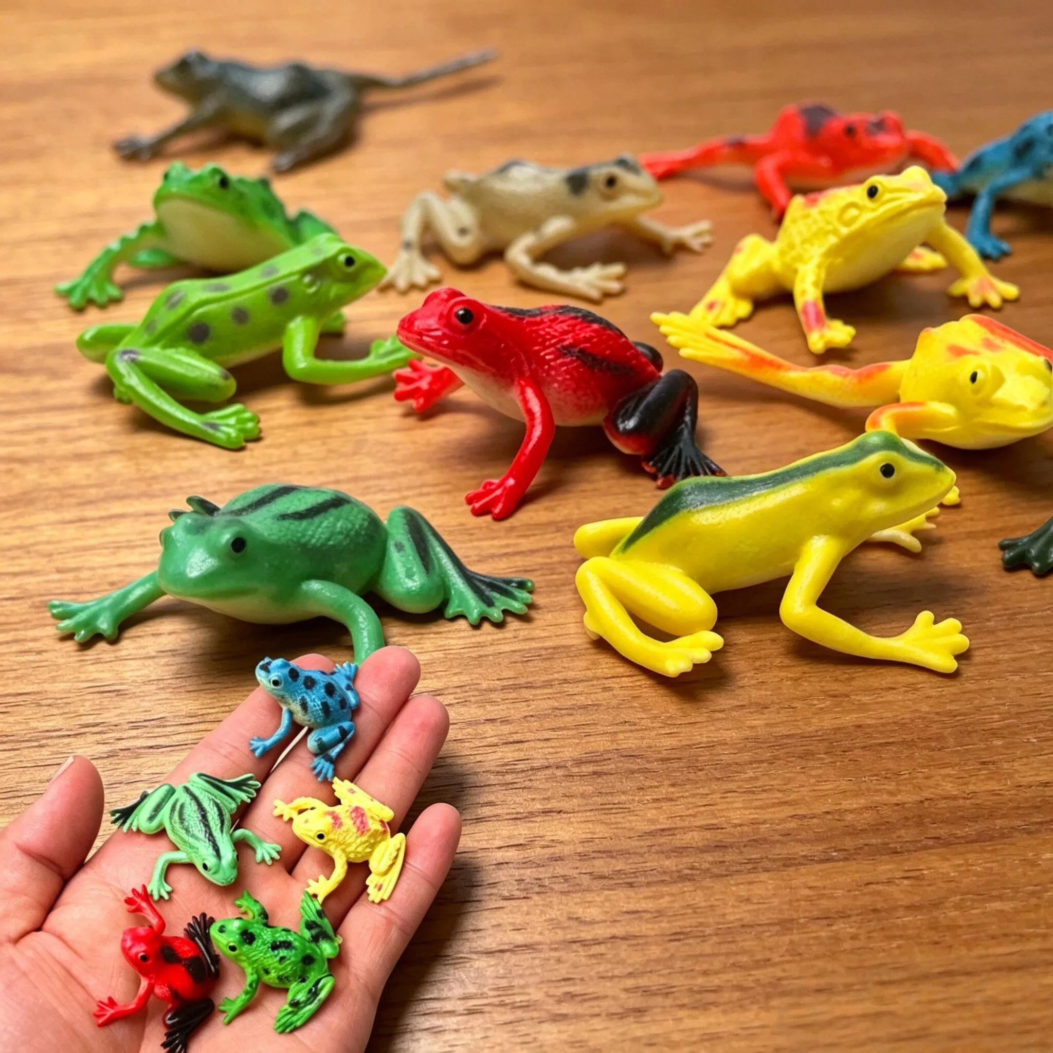Science And Hobby - 12 Figuras de Ranas Realistas, Juguetes